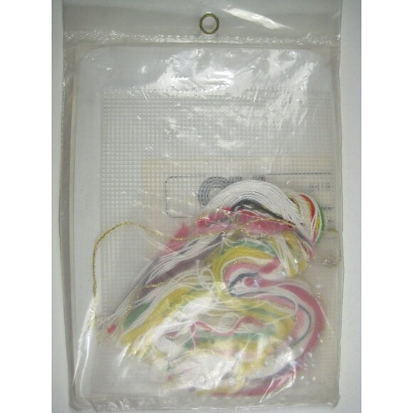 Columbia Minerva Frosted Snowflakes NO 3 Plastic Canvas Ornaments Kit 8418 - Picture 7 of 7